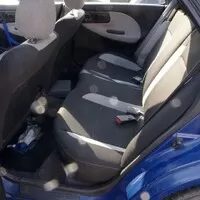 Autíčkář na lovu: Zábavný sedan za pár babek