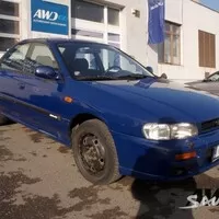 Autíčkář na lovu: Zábavný sedan za pár babek