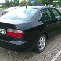 Autíčkář na lovu: Zábavný sedan za pár babek