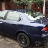 Autíčkář na lovu: Zábavný sedan za pár babek