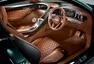 První vlaštovky ze Ženevy: Bentley pro dva, vysmátý Passat a dieselelektrické Audi
