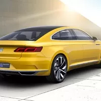 První vlaštovky ze Ženevy: Bentley pro dva, vysmátý Passat a dieselelektrické Audi