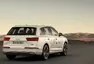 První vlaštovky ze Ženevy: Bentley pro dva, vysmátý Passat a dieselelektrické Audi