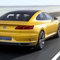 První vlaštovky ze Ženevy: Bentley pro dva, vysmátý Passat a dieselelektrické Audi