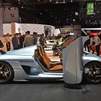 Koenigsegg Regerrra: Agerrra you can rrrecharrrge!