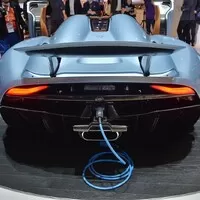 Koenigsegg Regerrra: Agerrra you can rrrecharrrge!