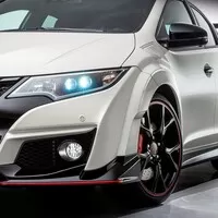 Autíčkářův týden: O Fordu, Hondě, Nordschleife a hothatchích.