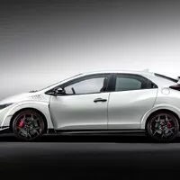 Autíčkářův týden: O Fordu, Hondě, Nordschleife a hothatchích.