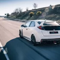 Autíčkářův týden: O Fordu, Hondě, Nordschleife a hothatchích.