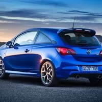Autíčkářův týden: O Fordu, Hondě, Nordschleife a hothatchích.