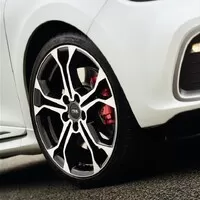 Autíčkářův týden: O Fordu, Hondě, Nordschleife a hothatchích.