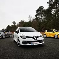 Autíčkářův týden: O Fordu, Hondě, Nordschleife a hothatchích.