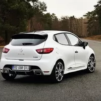 Autíčkářův týden: O Fordu, Hondě, Nordschleife a hothatchích.