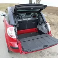 Autíčkář na lovu: Čtyřmístné kabriolety