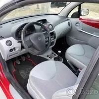 Autíčkář na lovu: Čtyřmístné kabriolety
