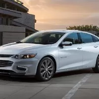 Autíčkářův týden: O Chevroletech, kopírování, Fiskeru a luxusních pickupech