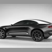 Boční linie evokují offroad rally verzi běžné DB9.