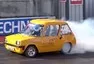 Elektrický hot rod předvádí burnout přesně dle výhledu komise pro emise EU.