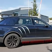 Bentley Bentayga spatřena na Nürburgringu!