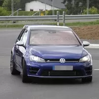 Testovací Golf R420 už jezdí: Má pod kapotou pětiválec?