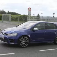 Testovací Golf R420 už jezdí: Má pod kapotou pětiválec?