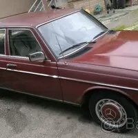 Bazarový snílek: Naftový Mercedes