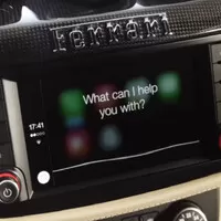 Doposud byly infotainmenty kompatibilní se smartphone jen výsadou nejdražších vozů.