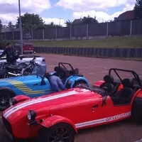 Kafe&Káry Praha vol. 3: Caterhamy, Corvetty, Mercedesy... a jeden sleeper