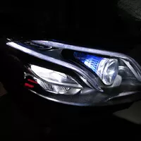Nový Mercedes třídy E: Auto pro neřidiče bude parkovat samo a odemykat se mobilem
