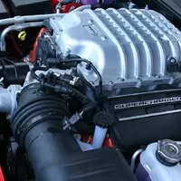 Dodge Challenger SRT Hellcat: Pekelný mazlík