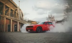 Dodge Challenger SRT Hellcat: Pekelný mazlík