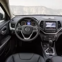Viníkem je příplatkový infotainment se stálým připojením k internetu.