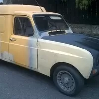 Čisté plátno čeká na vtisknutí jedinečné osobnosti.
