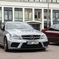 Kafe&Káry Brno vol. 4: S, Nismo, AMG, RS a mnoho dalšího