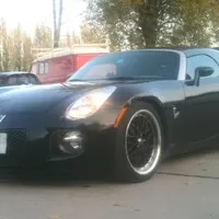 Pontiac Solstice GXP: Kapesní Corvette nebo Miata s koulema?