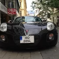 Pontiac Solstice GXP: Kapesní Corvette nebo Miata s koulema?