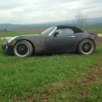 Pontiac Solstice GXP: Kapesní Corvette nebo Miata s koulema?