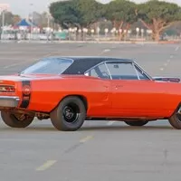 Dodge zachvátí švestkové šílenství, legendární barva se vrací