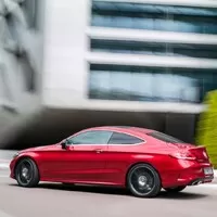 Mercedes-Benz C-Coupé vypadá jako zmenšené esko