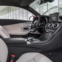 Mercedes-Benz C-Coupé vypadá jako zmenšené esko
