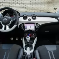 Opel Adam Rocks: Svěží závan v lánech retra