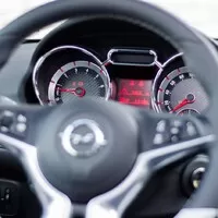 Opel Adam Rocks: Svěží závan v lánech retra