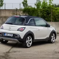Opel Adam Rocks: Svěží závan v lánech retra