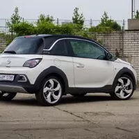 Opel Adam Rocks: Svěží závan v lánech retra
