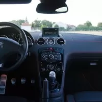 Peugeot RCZ-R: Postmoderní chuligán