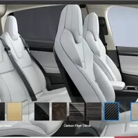 Tesla Model X: Tlustý crossover se sokolími dveřmi a stovkou za 3,2 je konečně tu!