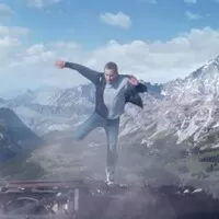 Nerealistické scény a bourající auta? S Walkerem zaručeno!