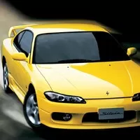 Když už i oficiální zastoupení propaguje vůz v driftu, co jiného s ním?