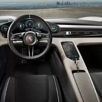 Audi a Porsche jdou po Tesle, elektrická revoluce se blíží?