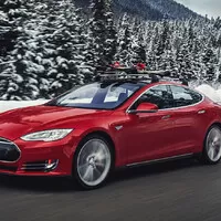 Autíčkářův týden: Tesla lže a Bugatti Veyron je pomalý žabař